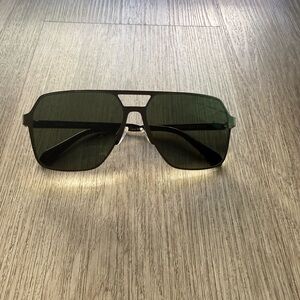 quay australia backstage pass gunmetal metallic aviator sunglasses eyewear NEW